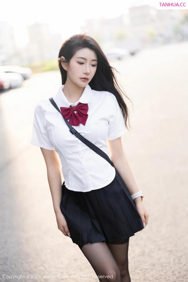   [XiuRen]高清写真图 2023.11.13 No.7653 苏苏阿 短裙美腿第6张图片